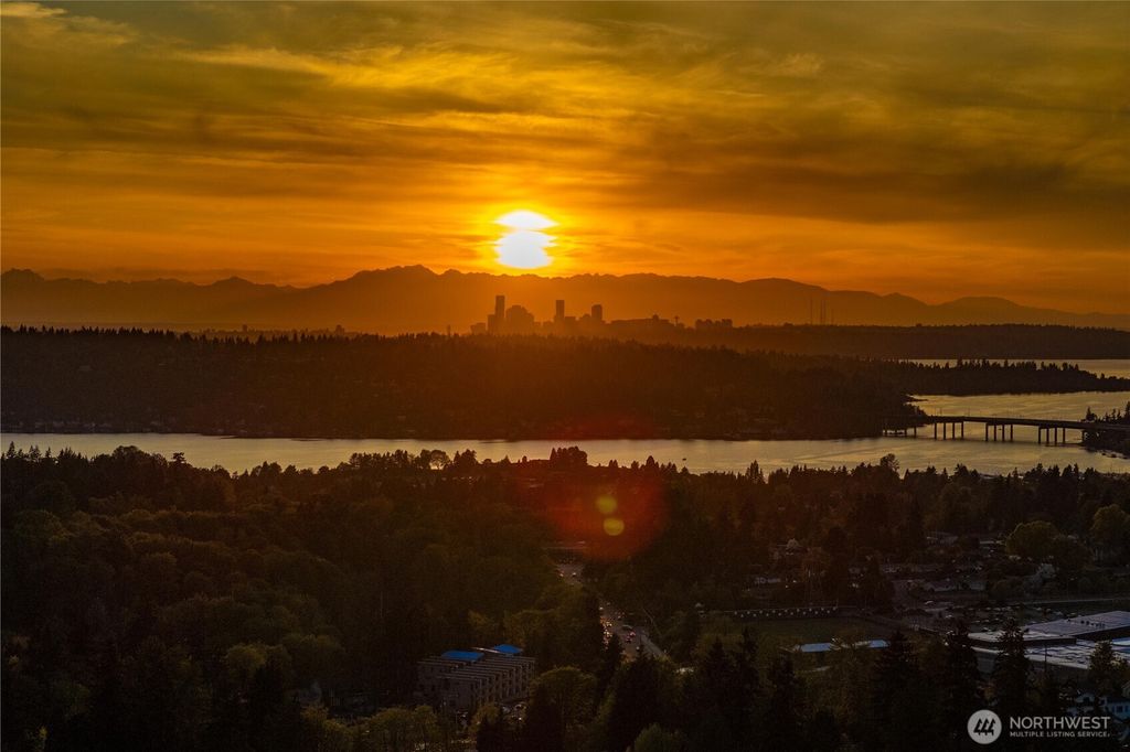 Photo of 4701 133rd Avenue SE, Bellevue, WA 98006 (MLS # 2505628)