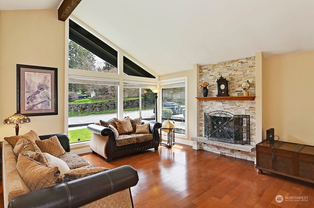 Photo of 32401 6th Avenue SW, Federal Way, WA 98023 (MLS # 2058563)