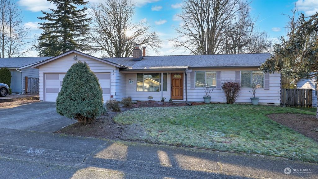 Photo of 13617 SE 171st Place, Renton, WA 98058 (MLS # 2323016)