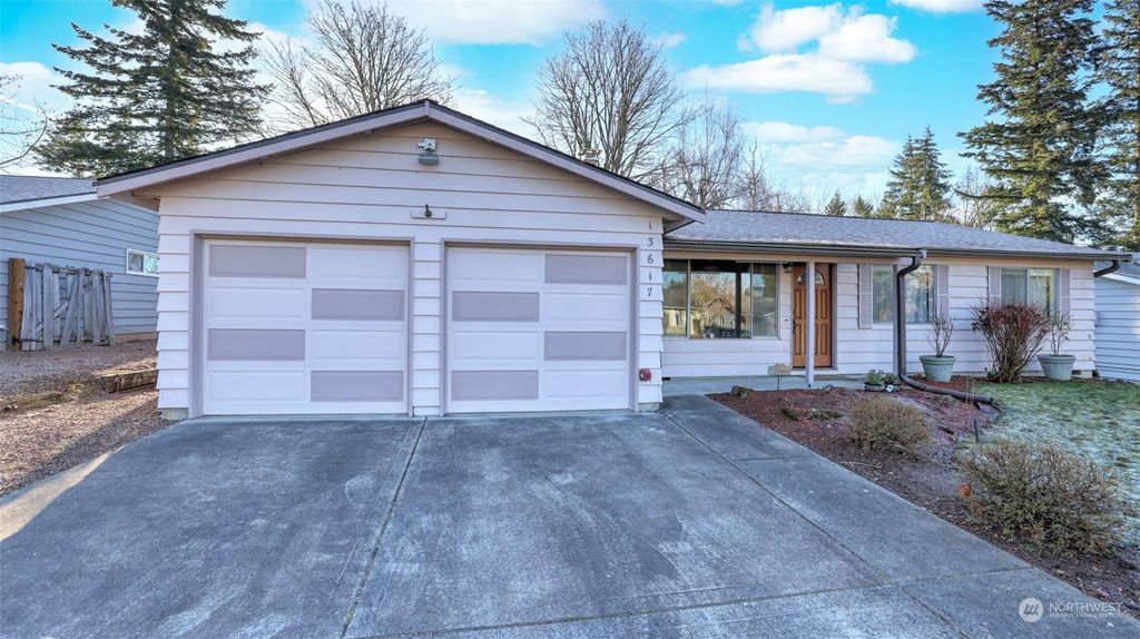 Photo of 13617 SE 171st Place, Renton, WA 98058 (MLS # 2323016)