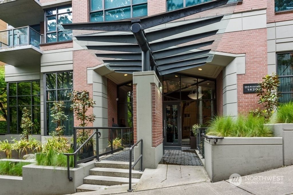 Photo of 1420 Terry Avenue #907, Seattle, WA 98101 (MLS # 2038353)