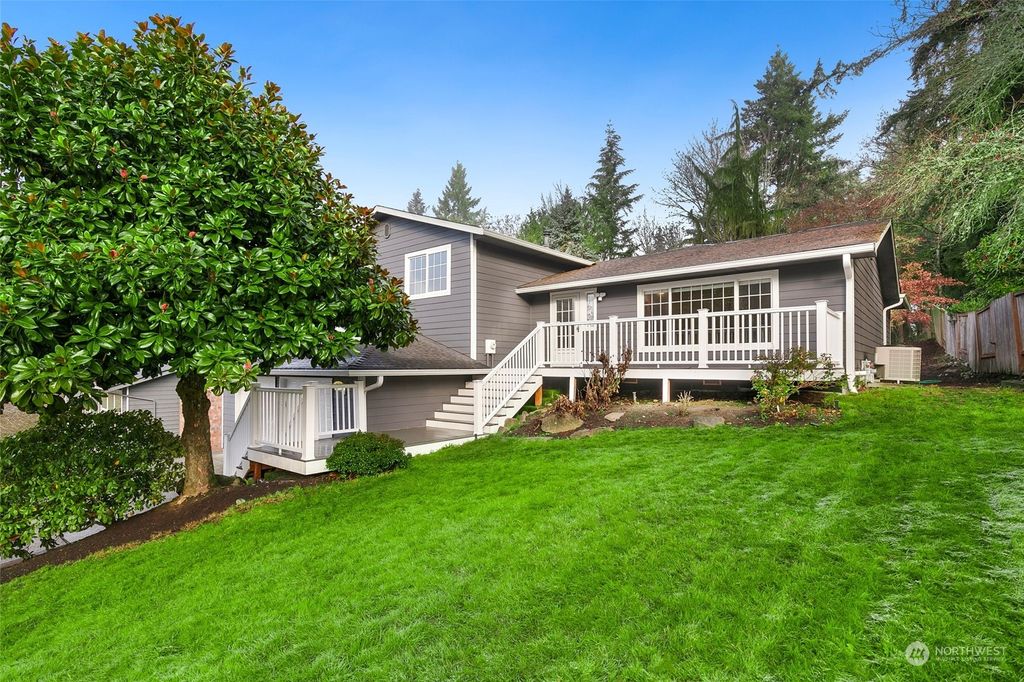 Photo of 12512 NE 134th Place, Kirkland, WA 98034 (MLS # 2311450)