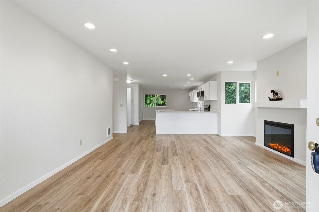 Photo of 4404 Terrace Drive #8, Everett, WA 98203 (MLS # 2493025)