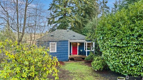 Photo of 19024 15th Avenue NE, Shoreline, WA 98155 (MLS # 2464771)