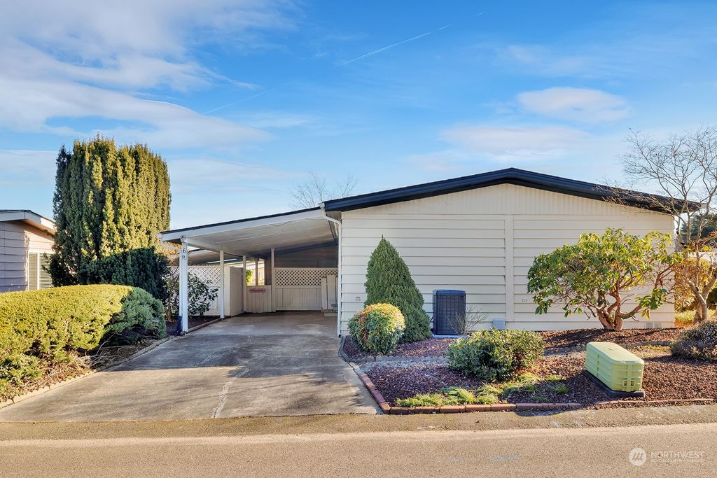 Photo of 2500 Alder Street #6, Milton, WA 98354 (MLS # 2324689)