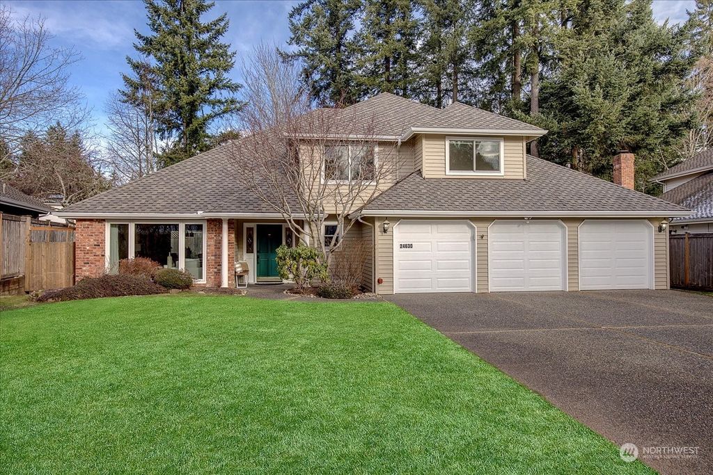 Photo of 24630 SE 44TH Ct Ct, Sammamish, WA 98029 (MLS # 2191200)