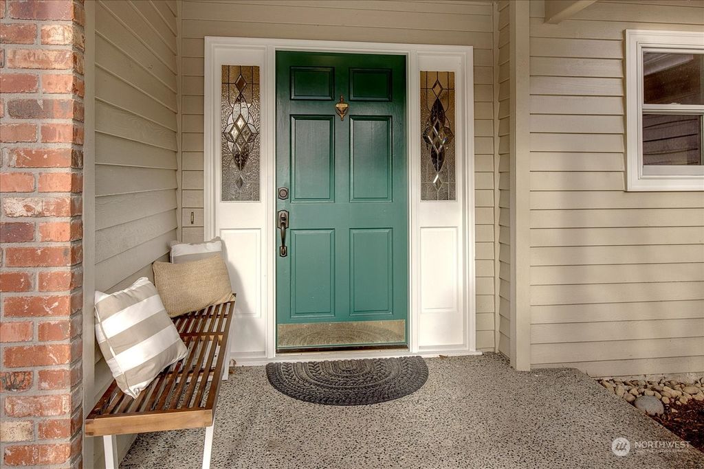 Photo of 24630 SE 44TH Ct Ct, Sammamish, WA 98029 (MLS # 2191200)