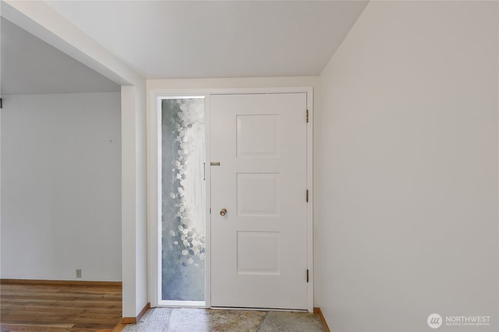 Photo of 3607 Strattfort Court, Kent, WA 98032 (MLS # 2414373)