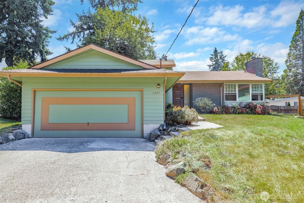 Photo of 3607 Strattfort Court, Kent, WA 98032 (MLS # 2414373)