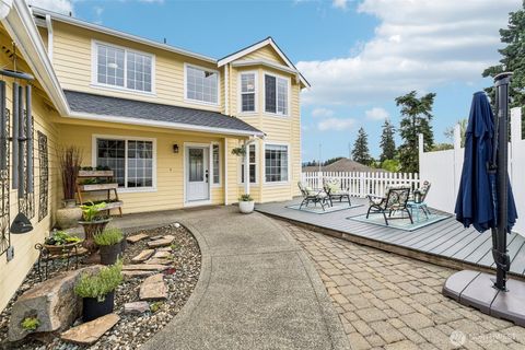 Photo of 1929 19th Avenue Ct SE, Puyallup, WA 98372 (MLS # 2513001)