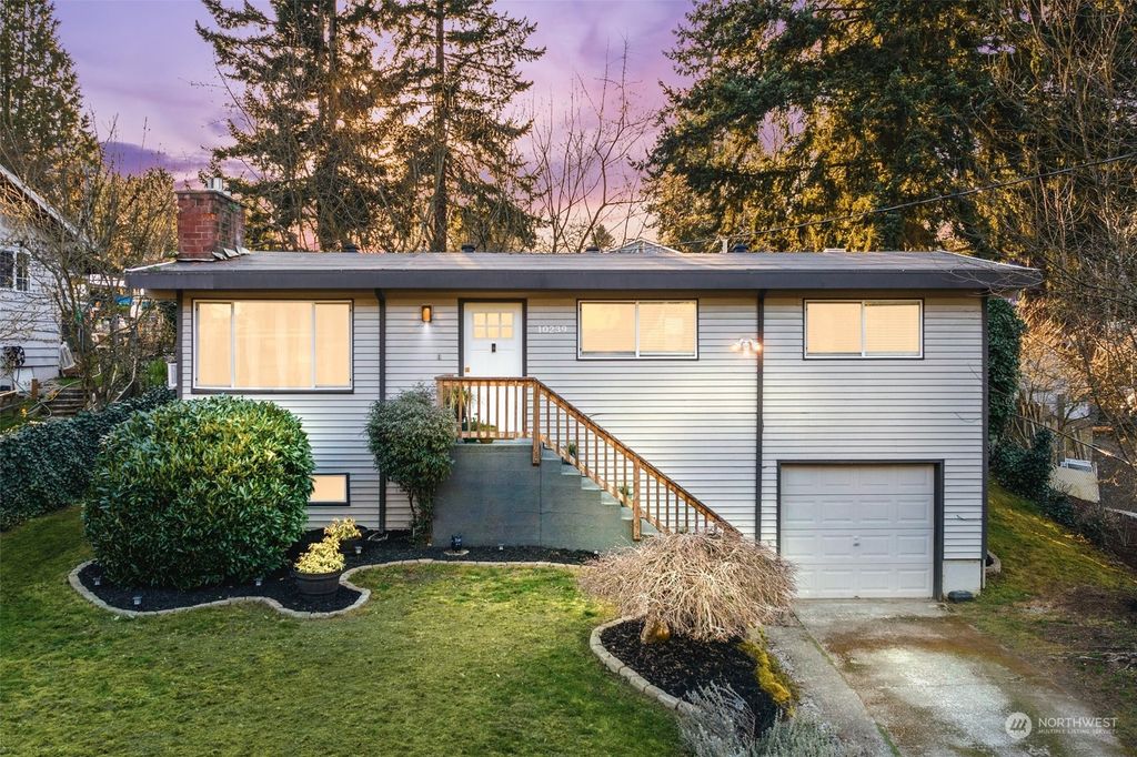 Photo of 10239 1st Avenue SW, Seattle, WA 98146 (MLS # 2213123)