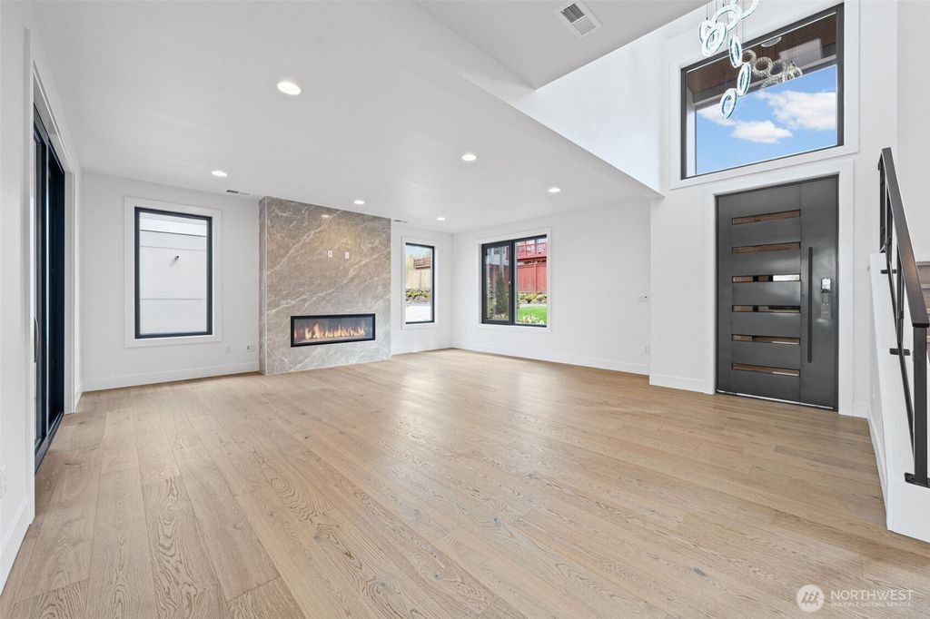 Photo of 16036 SE 44TH Court, Bellevue, WA 98006 (MLS # 2511452)