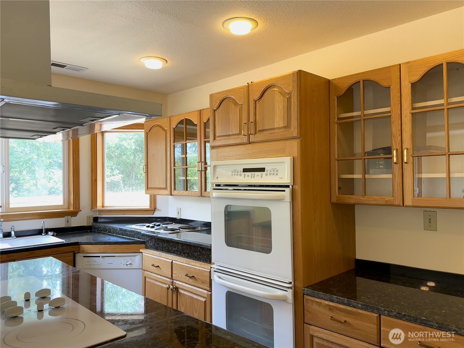 832 Whale Court SW
