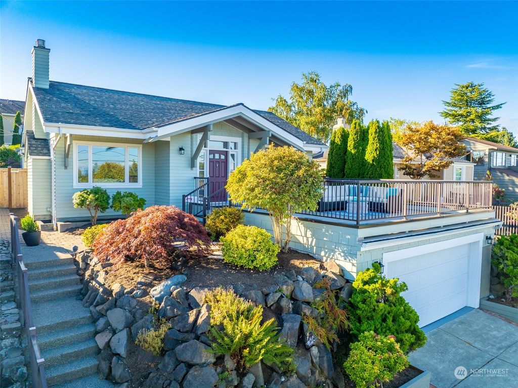 Photo of 3435 37th Avenue W, Seattle, WA 98199 (MLS # 2293978)