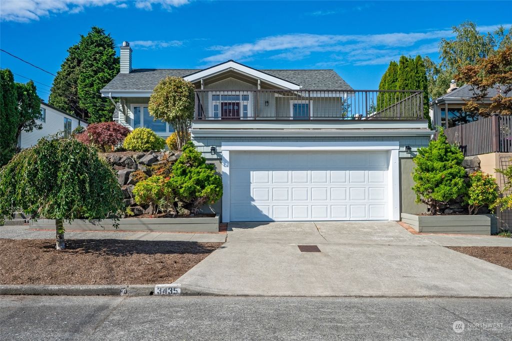 Photo of 3435 37th Avenue W, Seattle, WA 98199 (MLS # 2293978)