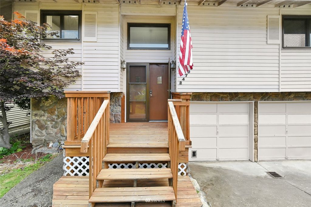 Photo of 24708 13th Avenue S, Des Moines, WA 98198 (MLS # 1969801)