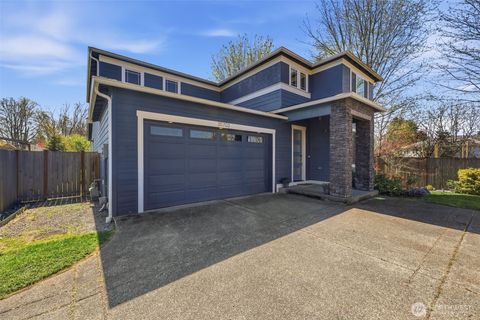 Photo of 35703 20th Avenue SW, Federal Way, WA 98023 (MLS # 2505098)