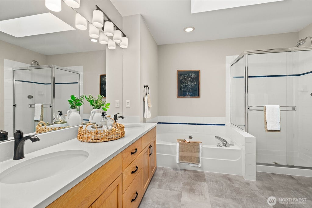 Photo of 4018 249th Avenue SE, Sammamish, WA 98029 (MLS # 2558616)