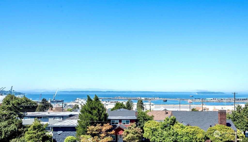 Photo of 2605 Rucker Avenue #301, Everett, WA 98201 (MLS # 2274319)
