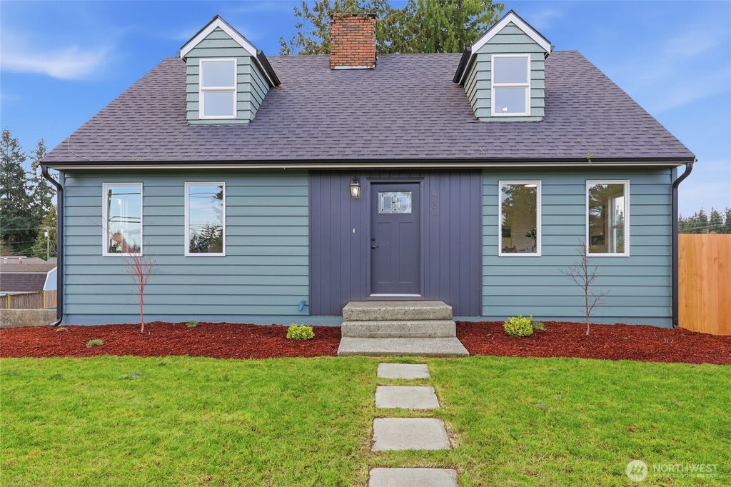 Photo of 6606 Lombard Avenue #3, Everett, WA 98203 (MLS # 2466355)