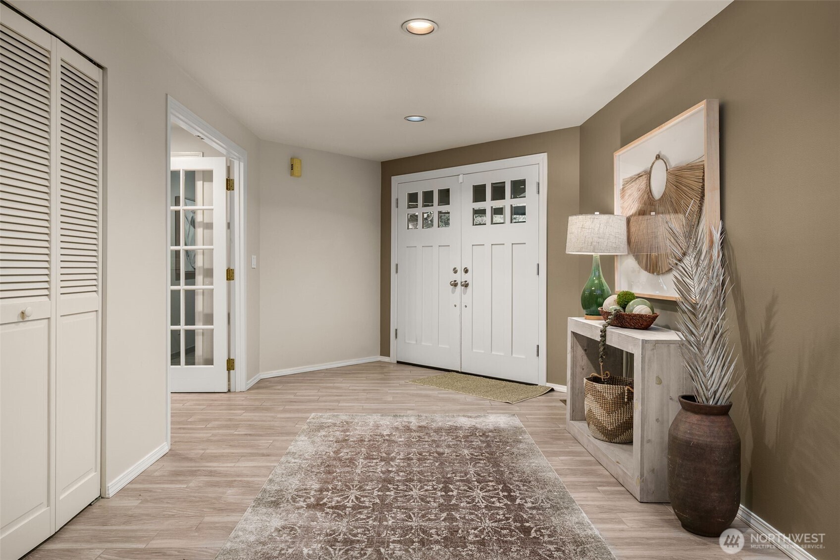 4230 212th Avenue NE