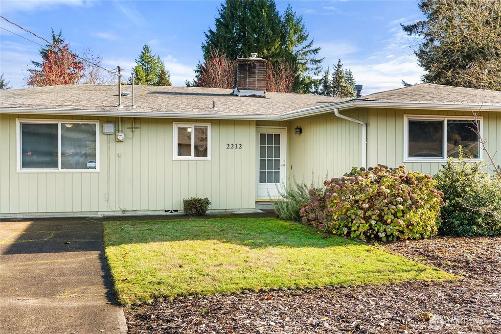 Photo of 2212 Maxine Street SE, Lacey, WA 98503 (MLS # 2467291)