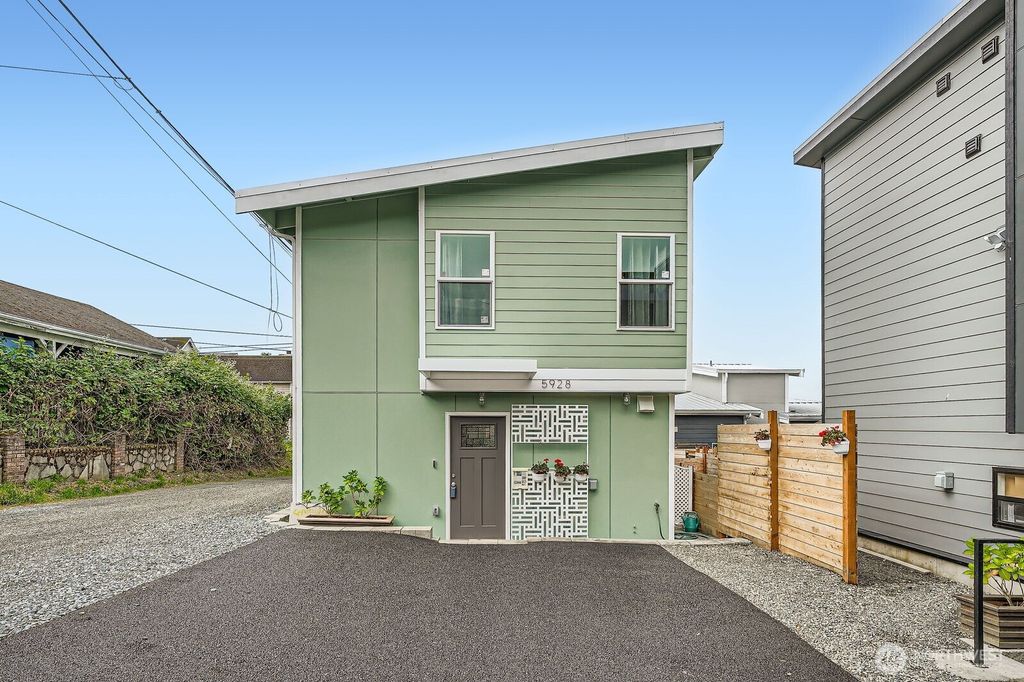 Photo of 5928 18th Avenue S, Seattle, WA 98108 (MLS # 2515350)