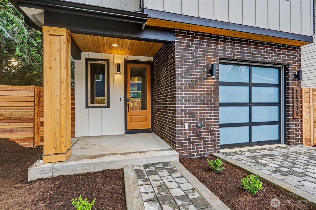 Photo of 11251 108th Avenue NE, Kirkland, WA 98033 (MLS # 2488620)