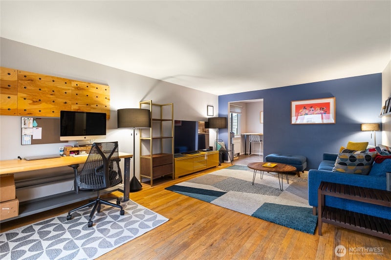 901 N Forest Street 123