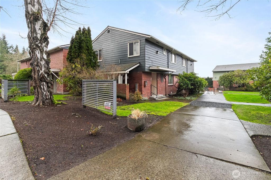 Photo of 901 N Forest Street #123, Bellingham, WA 98225 (MLS # 2475541)
