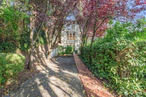 Photo of 2216 19th Avenue E, Seattle, WA 98112 (MLS # 2441396)