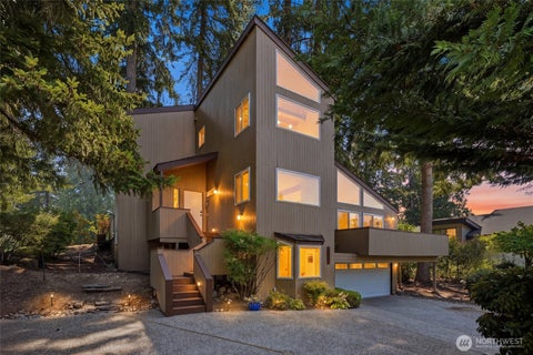 Photo of 24322 135th Avenue SE, Kent, WA 98042 (MLS # 2559424)