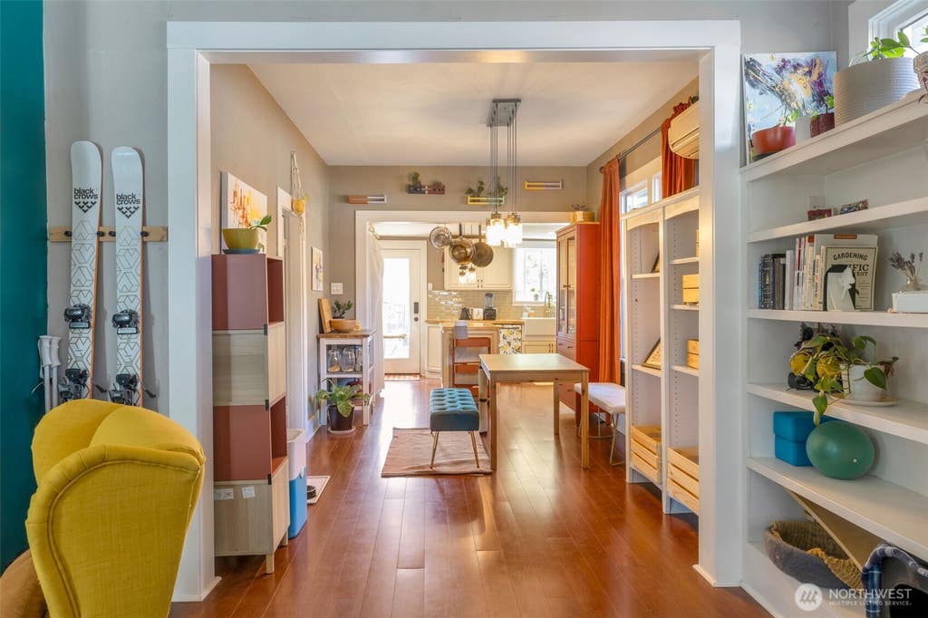 Photo of 937 N 88th Street, Seattle, WA 98103 (MLS # 2573768)