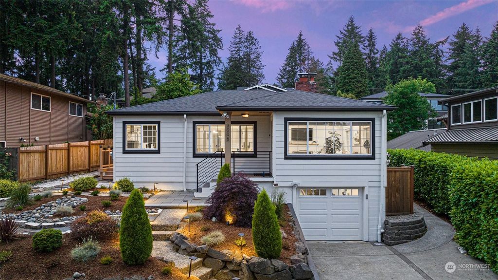 Photo of 3005 SE 109th Avenue, Bellevue, WA 98004 (MLS # 2101907)