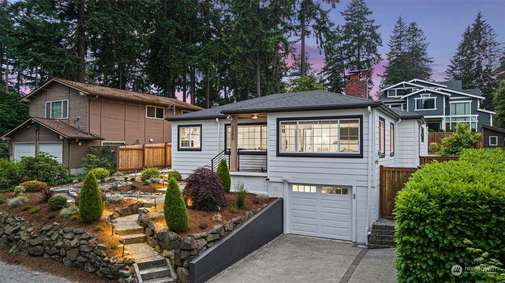 Photo of 3005 SE 109th Avenue, Bellevue, WA 98004 (MLS # 2101907)