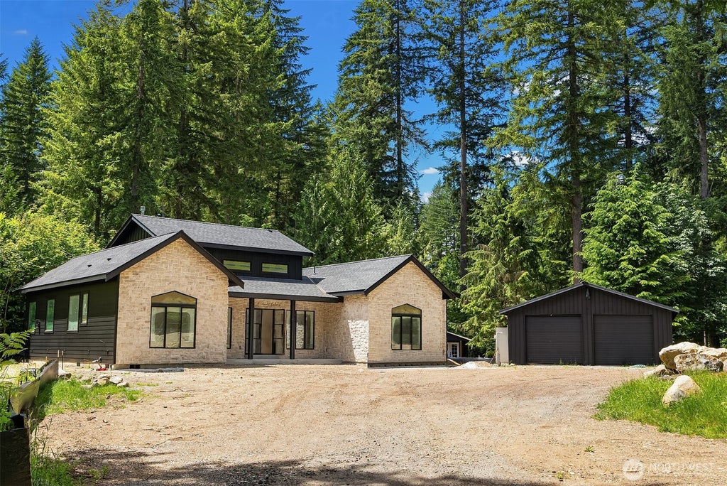 Photo of 11905 325th Avenue NE, Duvall, WA 98019 (MLS # 2542708)