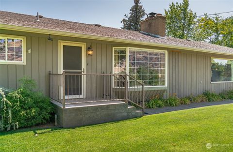 A home in Tonasket