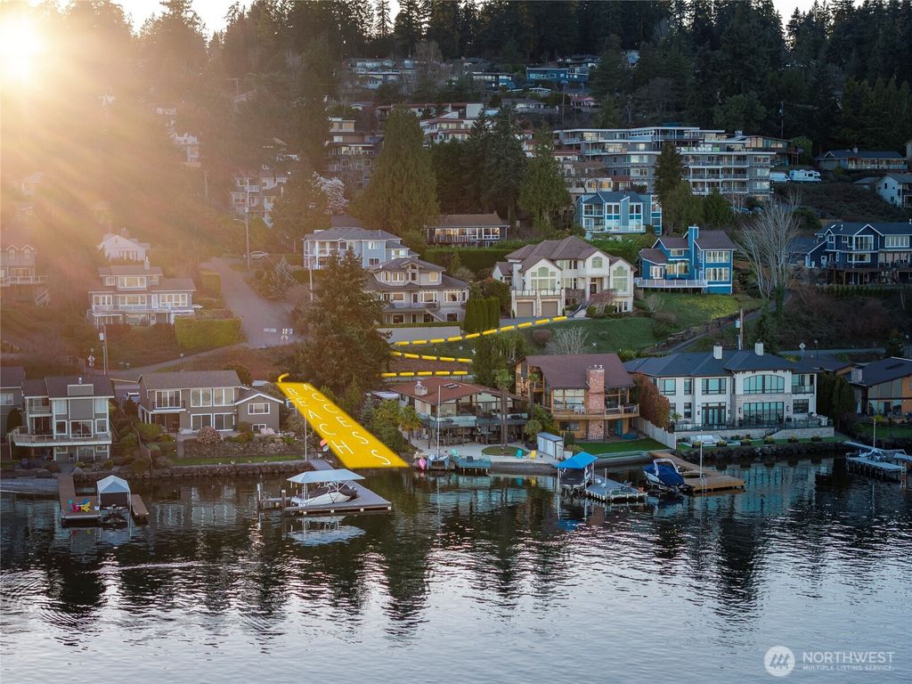 Photo of 15517 Lake Shore Boulevard NE, Lake Forest Park, WA 98155 (MLS # 2495367)