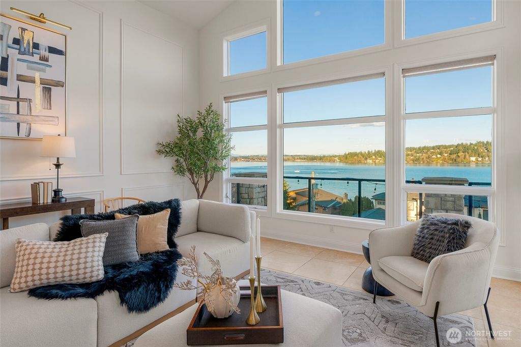 Photo of 15517 Lake Shore Boulevard NE, Lake Forest Park, WA 98155 (MLS # 2495367)