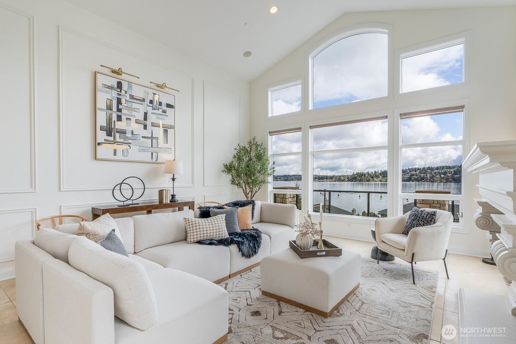 Photo of 15517 Lake Shore Boulevard NE, Lake Forest Park, WA 98155 (MLS # 2495367)