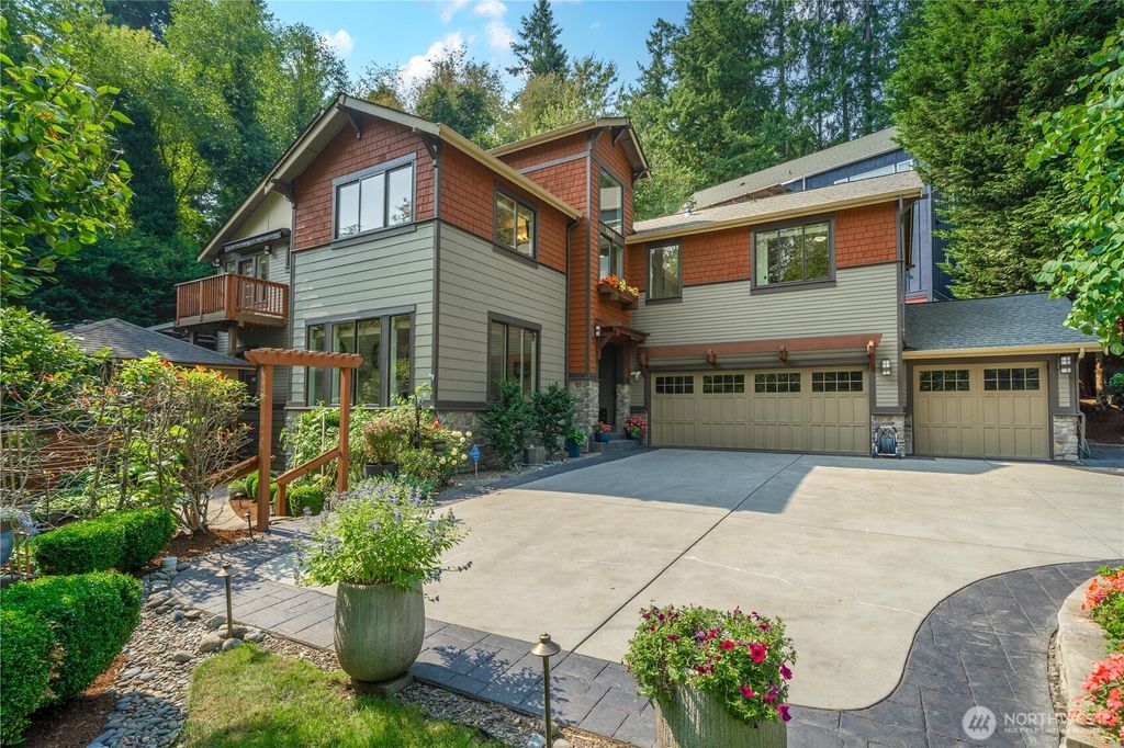 Photo of 15511 SE 16th Street, Bellevue, WA 98007 (MLS # 2427541)