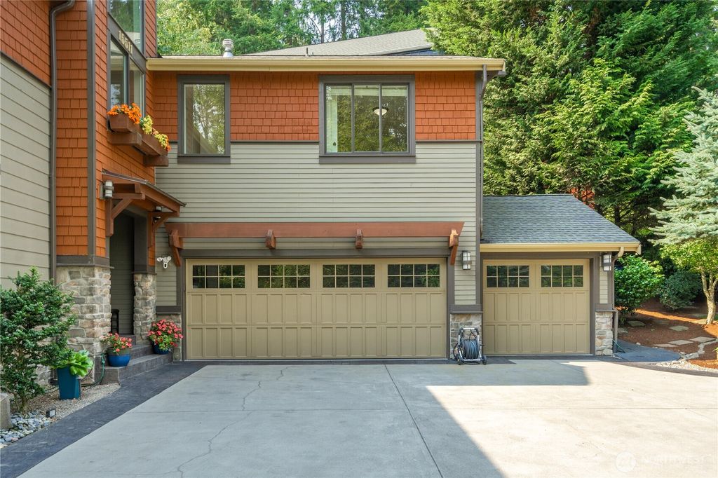 Photo of 15511 SE 16th Street, Bellevue, WA 98007 (MLS # 2427541)