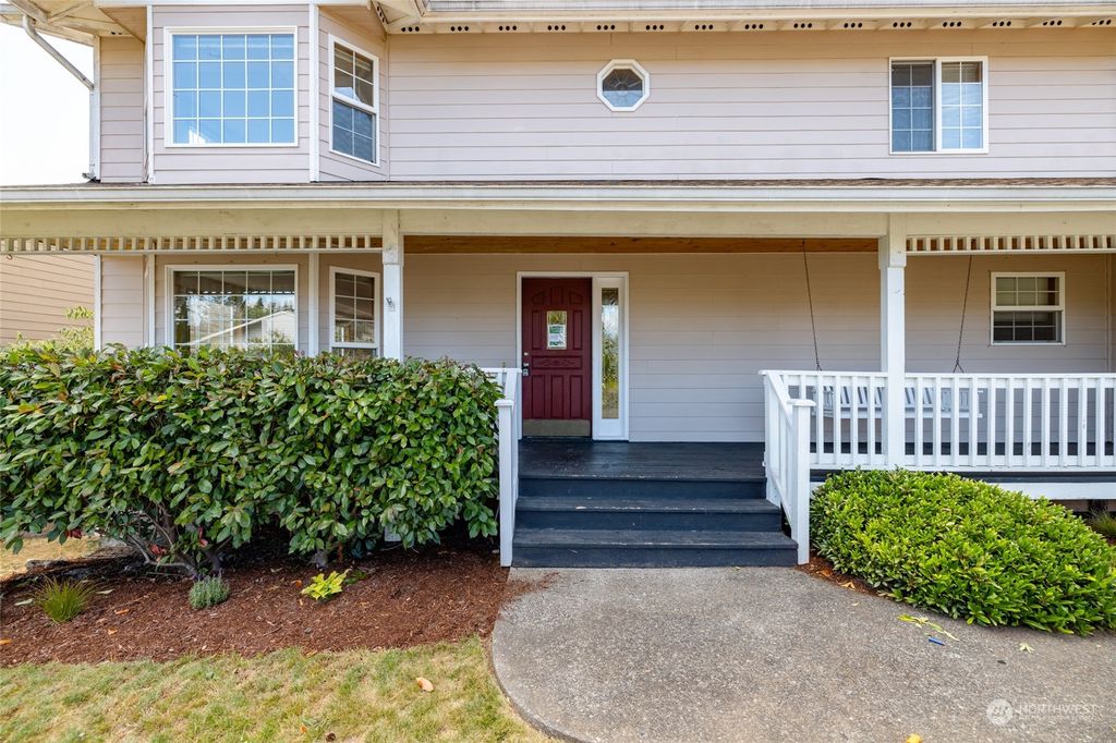 Photo of 905 Cleveland Avenue, Snohomish, WA 98290 (MLS # 2269559)