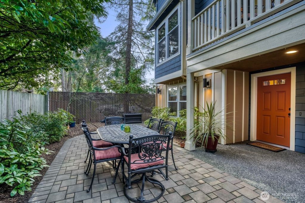 Photo of 11740 Burke Avenue N, Seattle, WA 98133 (MLS # 2478684)