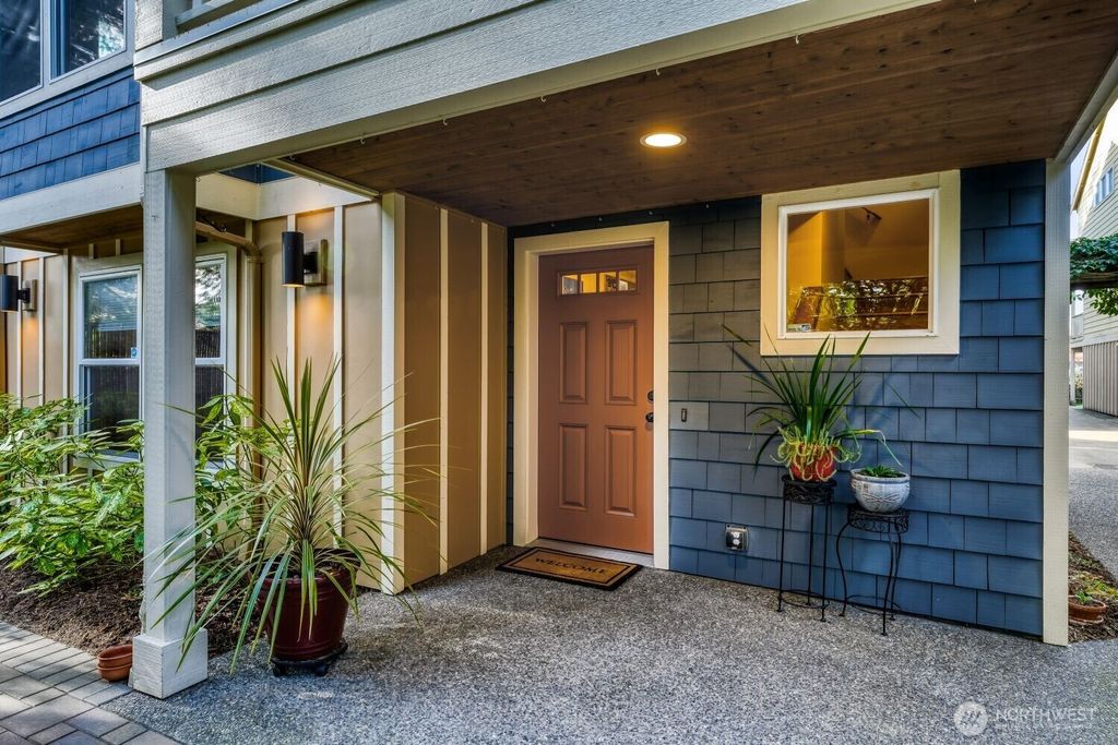 Photo of 11740 Burke Avenue N, Seattle, WA 98133 (MLS # 2478684)