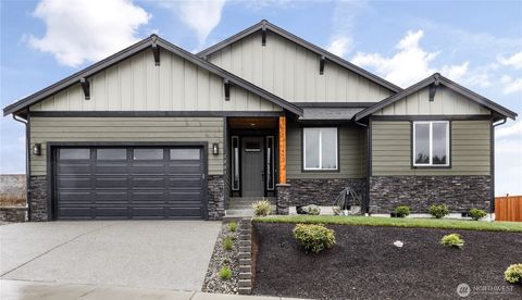 Photo of 801 NW Shire Street, Oak Harbor, WA 98277 (MLS # 2482784)