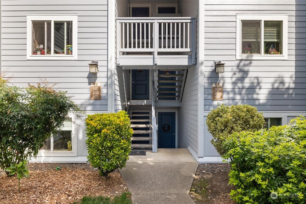 Photo of 14006 NE 181st Place #B103, Woodinville, WA 98072 (MLS # 2159416)
