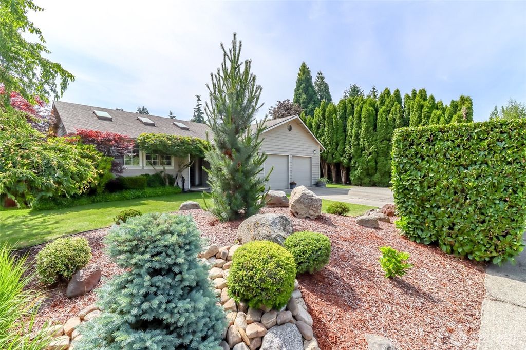 Photo of 6002 35th Way SE, Auburn, WA 98092 (MLS # 2389296)