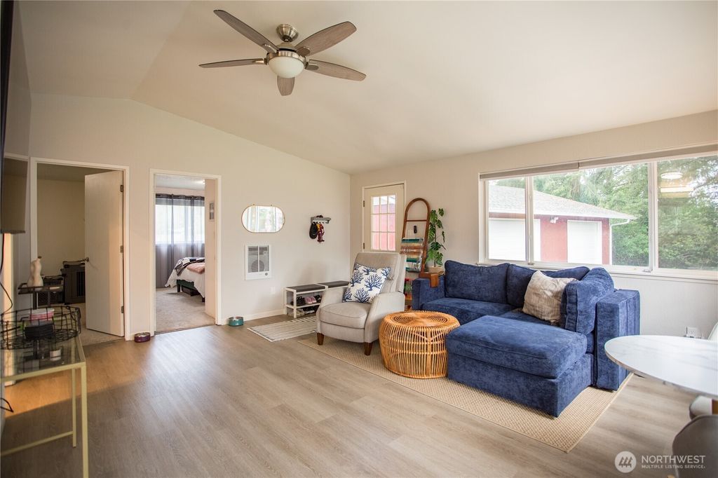 listing image 9360980595929336537