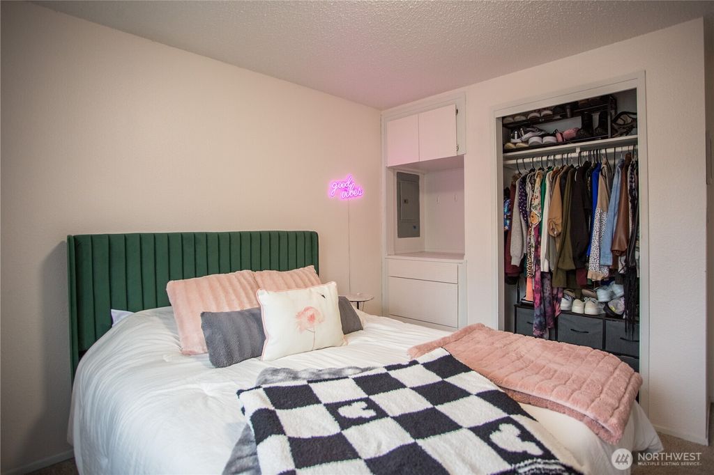 listing image 9360867407181352197